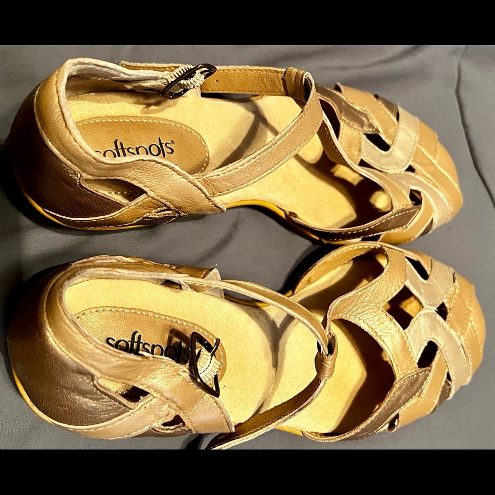 Softspots sandals size 9 1/2